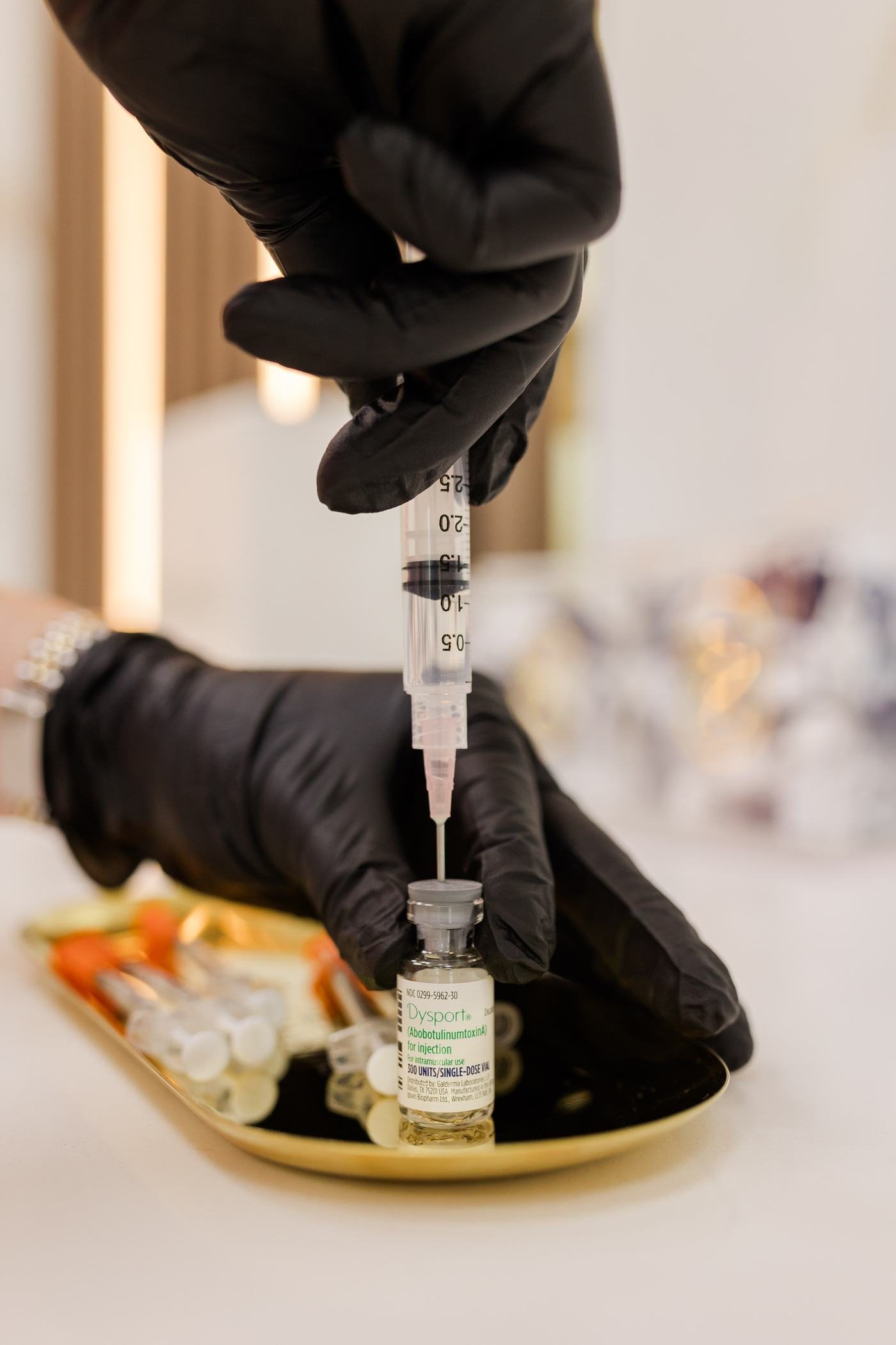 Aplicação de hialuronidase em Orlando para reversão de preenchimento facial na EZ Aesthetics