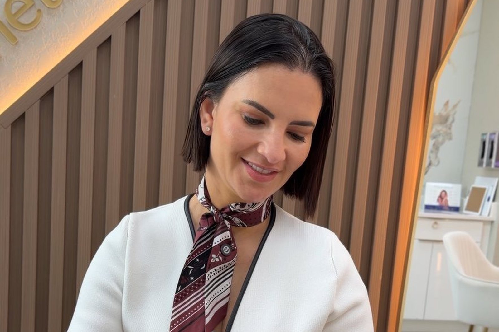 Aplicação de skinbooster em Orlando para hidratação dérmica profunda na EZ Aesthetics & Wellness
